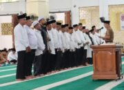 Bupati Lantik Pengurus Masjid Agung Ar Raudhah Kuansing Masa Bakti 2025-2027