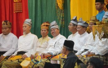 Tiba di Bumi Lancang Kuning, Bupati Suhardiman dan Wabup Muklisin Disambut Prosesi Adat