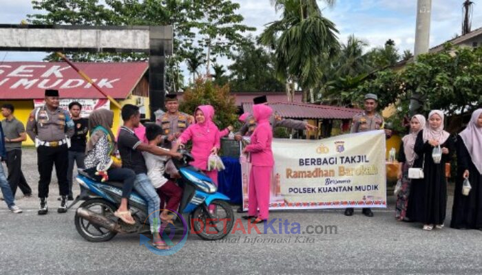 Polsek Kuantan Mudik Berbagi Takjil Gratis dan Buka Puasa Bersama Anak Yatim