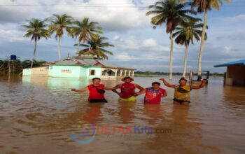 Ratusan KK di Kecamatan Pangean Masih Terendam Banjir Setinggi 60 Cm