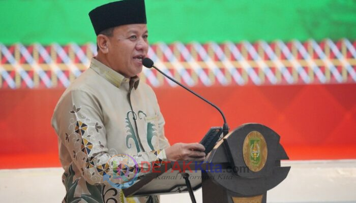Bupati Suhardiman Perintahkan DTPHKP Beri Umroh Gratis Bagi Desa Terbaik
