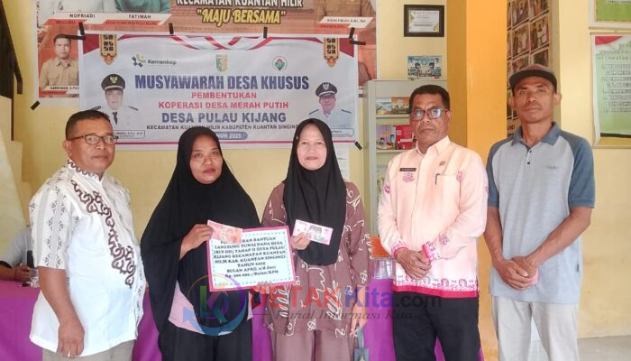 Ringankan Beban Masyarakat Pulau Kijang Salurkan BLT DD Jelang Idul Adha