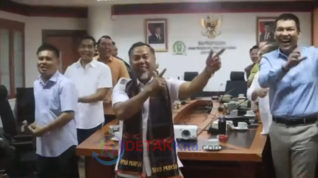 Promosi, Dewan Zulhendri Ajak DPRD Sumut Menari Aura Farming Tarian Pacu Jalur