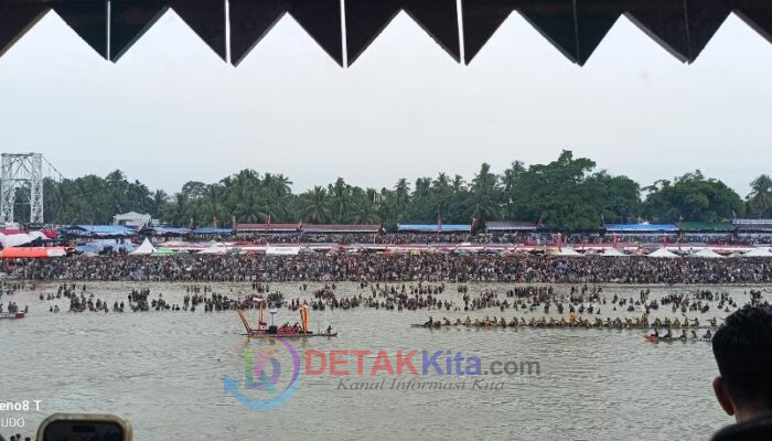 Waka I DPRD Kuansing Apresiasi Pacu Jalur 2025, Jalur Asal Dapil IV: Terima Bonus