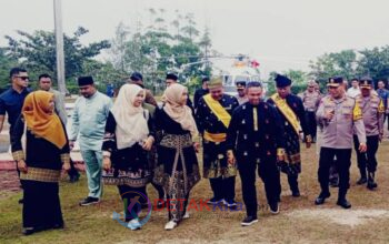 Rombongan Gubernur Riau dan Kapolda Tiba di Kuansing dengan Helikopter, Disambut Langsung Bupati Suhardiman Amby