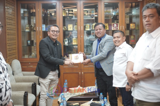 Jalan Panjang Kuansing Menuju Perubahan: Silaturahmi Bupati ke DPR RI, Harapan Baru dari Senayan