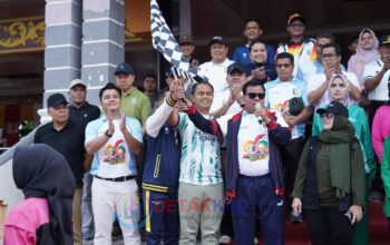 Langkah Bersama Bupati Kuansing, Lapangan Limuno Jadi Lautan Manusia! Langkah Bersama Bupati Kuansing, Lapangan Limuno Jadi Lautan Manusia!