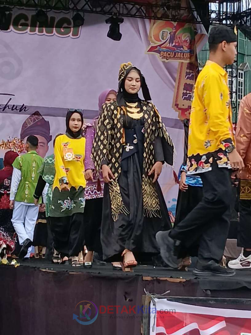 DKKS Kuansing Gelar Lomba Mewarnai dan Fashion Show Batik Kuansing di Tepian Narosa