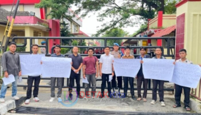 Mahasiswa Geruduk Polda Sumut, Desak Kapolda Berantas Korupsi dan Jual Beli Jabatan di Kemenag Sumut