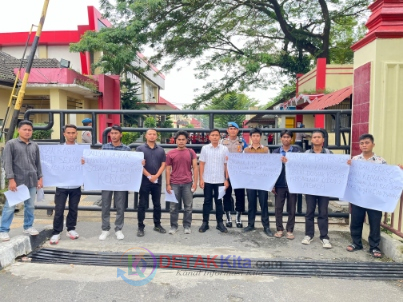Mahasiswa Geruduk Polda Sumut, Desak Kapolda Berantas Korupsi dan Jual Beli Jabatan di Kemenag Sumut