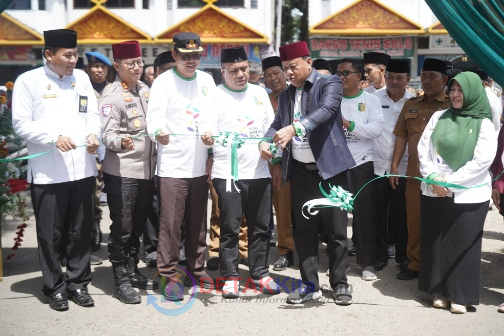 Bupati Suhardiman Resmi Buka Pesantren Expo Santri dan Pentas Seni Santri Provinsi Riau 2025 Bupati Suhardiman Resmi Buka Pesantren Expo Santri dan Pentas Seni Santri Provinsi Riau 2025