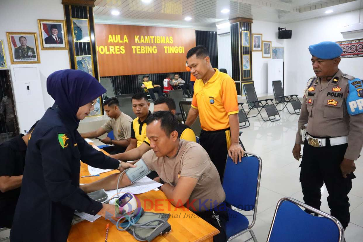 Peringati 74 Tahun Humas Polri, Polres Tebing Tinggi Gelar Donor Darah Massal Wujudkan Polri Humanis Peringati 74 Tahun Humas Polri, Polres Tebing Tinggi Gelar Donor Darah Massal Wujudkan Polri Humanis