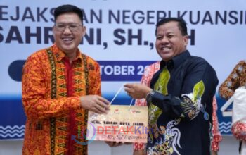 Kajari Sahroni Pamit dari Kuansing, Janji Jadi Duta Budaya Pacu Jalur di Kejagung RI, Bupati Suhardiman: Kuansing Rumah Kita Kajari Sahroni Pamit dari Kuansing, Janji Jadi Duta Budaya Pacu Jalur di Kejagung RI, Bupati Suhardiman: Kuansing Rumah Kita
