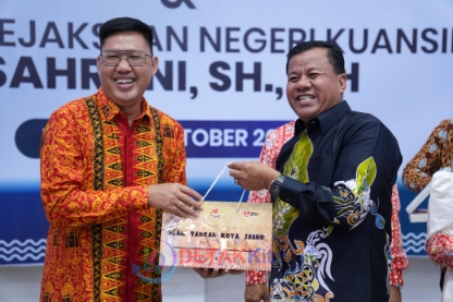 Kajari Sahroni Pamit dari Kuansing, Janji Jadi Duta Budaya Pacu Jalur di Kejagung RI, Bupati Suhardiman: Kuansing Rumah Kita Kajari Sahroni Pamit dari Kuansing, Janji Jadi Duta Budaya Pacu Jalur di Kejagung RI, Bupati Suhardiman: Kuansing Rumah Kita
