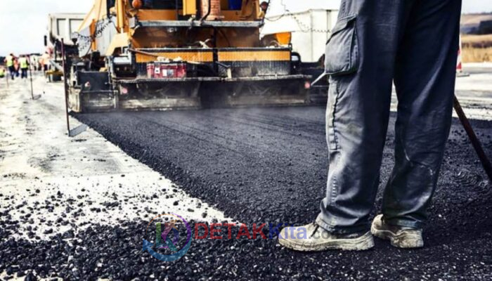 Prof. Sutan Nasomal Sarankan Presiden Prabowo Bangun Pabrik Aspal Berbahan Limbah Plastik dan Karet