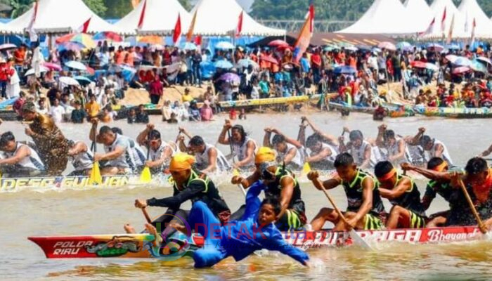 Tepian Narosa Siap Bergemuruh! 10 Jalur Terbaik Meriahkan Pacu Jalur Eksebisi Hari Santri 2025 di Teluk Kuantan