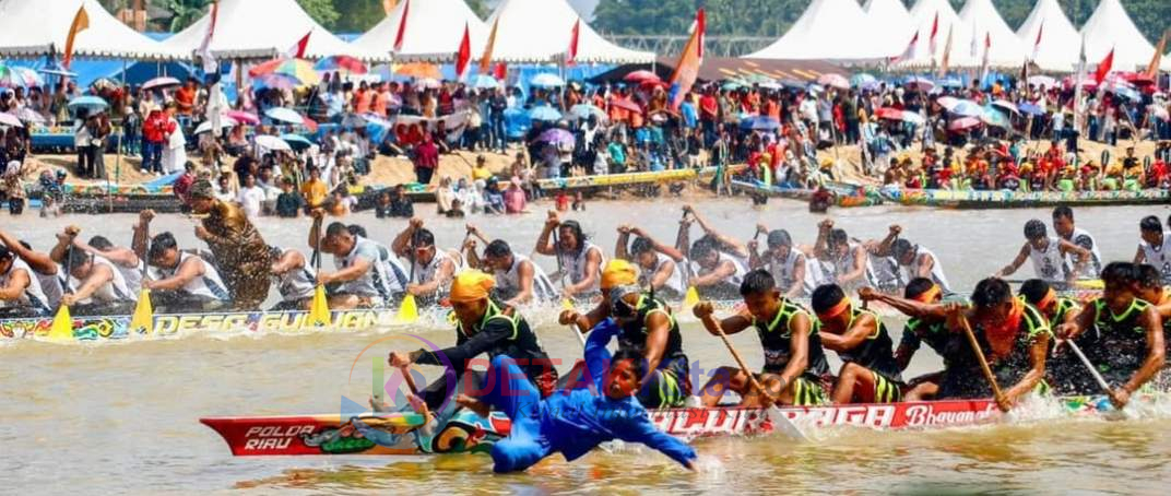 Tepian Narosa Siap Bergemuruh! 10 Jalur Terbaik Meriahkan Pacu Jalur Eksebisi Hari Santri 2025 di Teluk Kuantan Tepian Narosa Siap Bergemuruh! 10 Jalur Terbaik Meriahkan Pacu Jalur Eksebisi Hari Santri 2025 di Teluk Kuantan