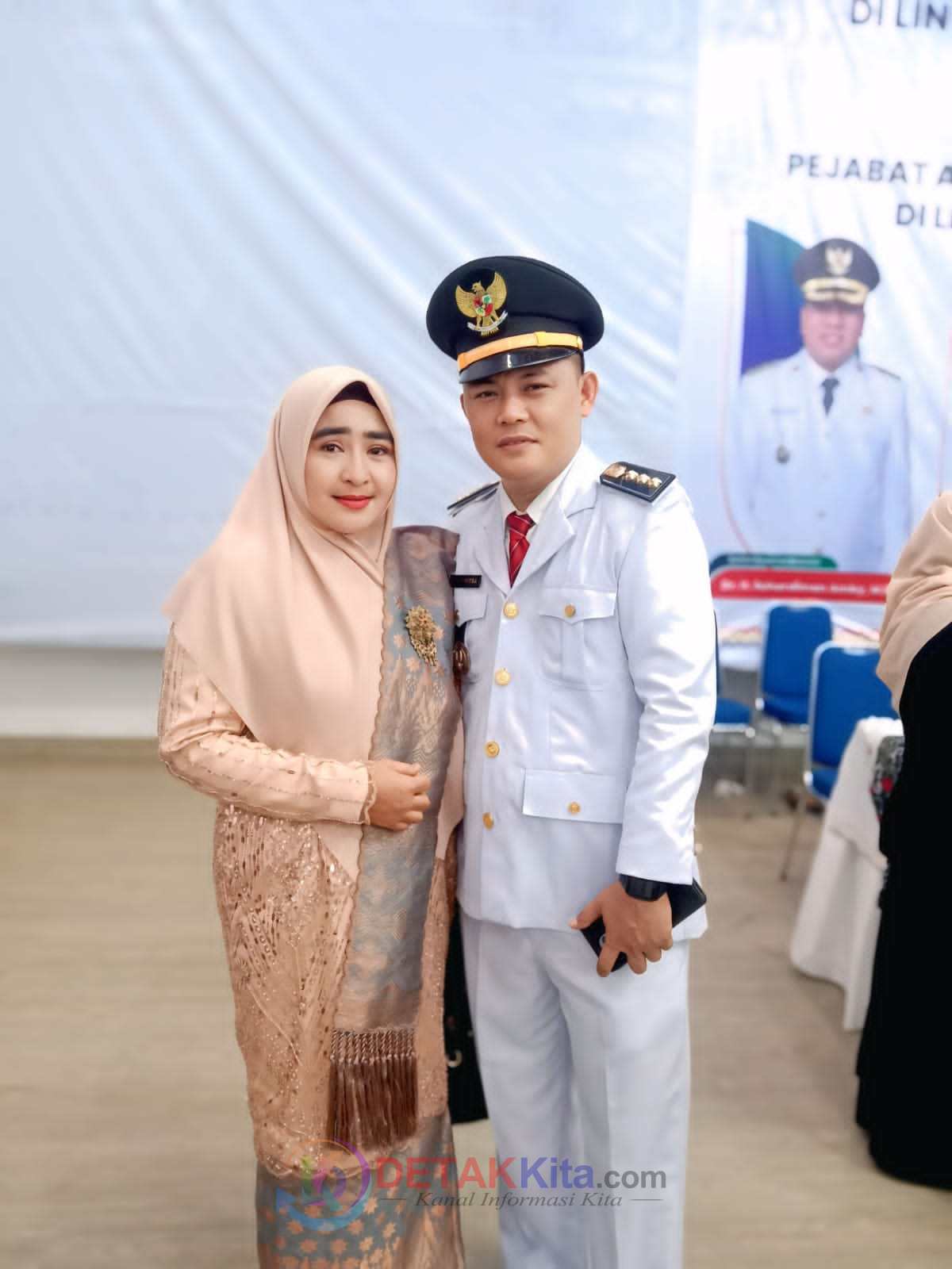 Bupati Suhardiman Terkesima: Papan Bunga Membanjiri Pendopo, Eka Putra Resmi Jabat Camat Kuantan Tengah