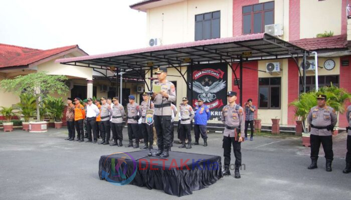 Saat Langit Tak Lagi Ramah, Polisi dan Rakyat Bersatu Menjaga Tebing Tinggi dari Bencana
