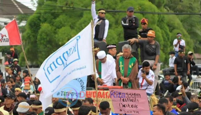 Ribuan Massa Desak Penutupan PT TPL, Gubernur Bobby Didesak Tegas Berpihak ke Rakyat