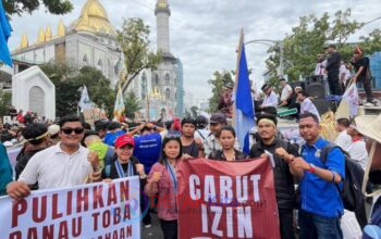 GMKI Cabang Toba Suarakan Aksi Damai di Medan: Desak Gubernur Sumut Tutup PT. Toba Pulp Lestari GMKI Cabang Toba Suarakan Aksi Damai di Medan: Desak Gubernur Sumut Tutup PT. Toba Pulp Lestari