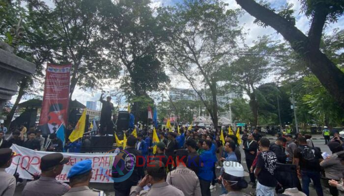 Pimpinan DPRD Sumut Mangkir Lagi, Aksi Cipayung Plus Tolak Soeharto sebagai Pahlawan Nasional Memanas di Gedung Dewan