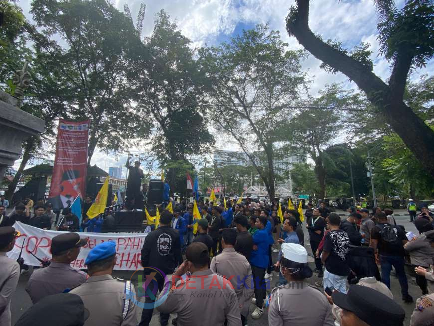 Pimpinan DPRD Sumut Mangkir Lagi, Aksi Cipayung Plus Tolak Soeharto sebagai Pahlawan Nasional Memanas di Gedung Dewan