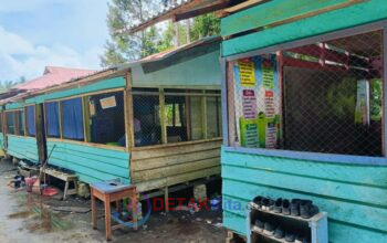 SD Swasta Al Khoir di Kubu Memprihatinkan: Empat Lokal Berdinding Kayu dan Kawat, Guru-Murid Tetap Belajar di Ruang Tidak Layak