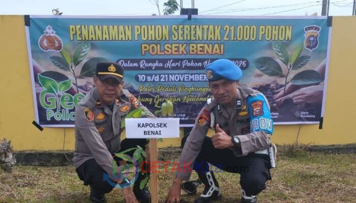 Menanam Harapan di Bumi Pacu Jalur: Kapolsek Ipda Hainur Rasyid dan Warga Bergerak Hijaukan Kuansing