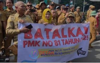 Prof Sutan Nasomal Meledak! Demo Ribuan Kades di Istana Disebut Bukti Menteri Gagal Bekerja: Kalau Perlu, Pecat Saja!