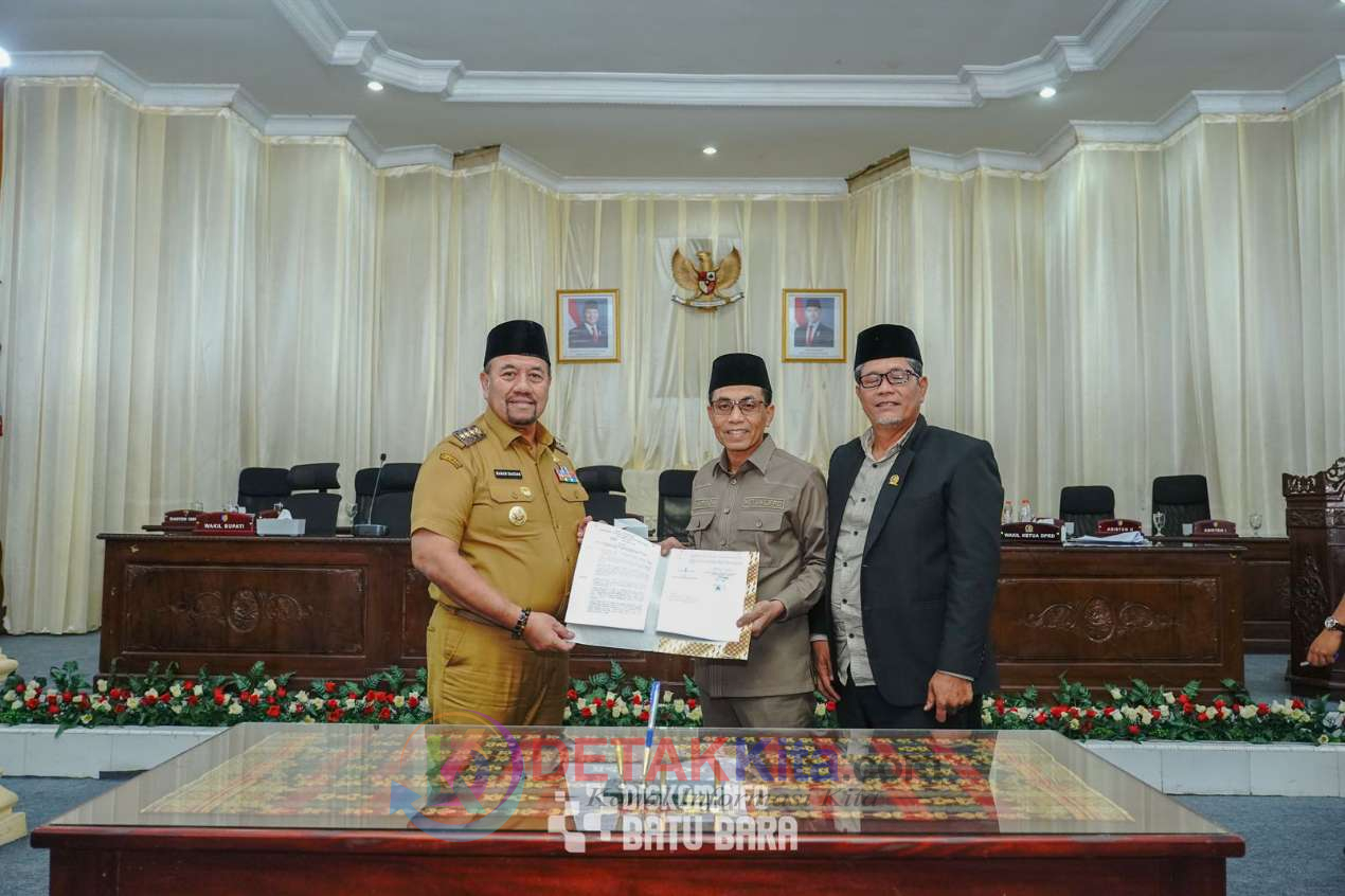 Tiga Ranperda Disahkan! Bupati Baharuddin Hadiri Paripurna DPRD, Semua Fraksi Kompak Setuju