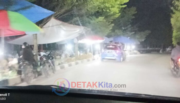 PKL Kuasai Trotoar di Jalur Dua Pasar Modern, Plt. Kasat Pol PP Kuansing: Kalau Ada Perintah, Kami Sapu Rata!
