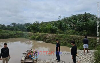 DIGEREBEK! Rakit PETI Setingkai di Perbatasan Talontam–Koto Benai Dibakar, Pelaku Kabur — Kanit Reskrim: Kami Tindak Tegas, Tak Ada Ruang untuk Tambang Ilegal!