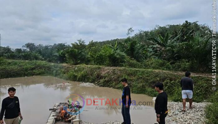 DIGEREBEK! Rakit PETI Setingkai di Perbatasan Talontam–Koto Benai Dibakar, Pelaku Kabur — Kanit Reskrim: Kami Tindak Tegas, Tak Ada Ruang untuk Tambang Ilegal!