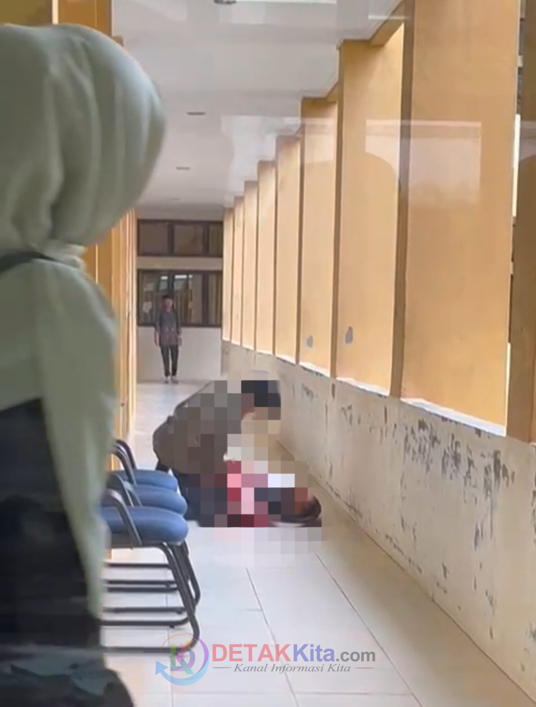 BERDARAH DI RUANG SIDANG! Mahasiswi UIN Suska Riau Dibacok Rekan Satu Angkatan Saat Sempro—Pelaku Ngamuk Bawa Kapak