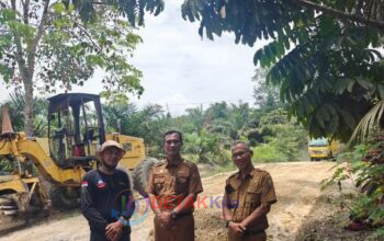 Mantap! Jalan Bukit Raya – Koto Baru Sepanjang 17 KM Diperbaiki dari Dana CSR—Camat Singingi Hilir: Bukti Nyata Kepedulian PT AA dan PT SAR