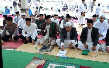 Shalat Id di Baserah Membludak! Bupati Suhardiman Gaspol Serukan Persatuan dan Warning Keras Soal Keamanan Kuansing Shalat Id di Baserah Membludak! Bupati Suhardiman Gaspol Serukan Persatuan dan Warning Keras Soal Keamanan Kuansing