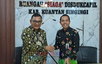 Urus Dokumen Tak Perlu Ribet Lagi! Dukcapil Kuansing Gandeng PN Teluk Kuantan—Semua Bisa Kelar Sekali Jalan Urus Dokumen Tak Perlu Ribet Lagi! Dukcapil Kuansing Gandeng PN Teluk Kuantan—Semua Bisa Kelar Sekali Jalan