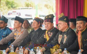 Mega Festival Meledak! Perahu Baganduang 2026 Disulap Jadi Panggung Nusantara—Bupati Suhardiman Gaspol Angkat Budaya Kuansing ke Level Nasional! Mega Festival Meledak! Perahu Baganduang 2026 Disulap Jadi Panggung Nusantara—Bupati Suhardiman Gaspol Angkat Budaya Kuansing ke Level Nasional!