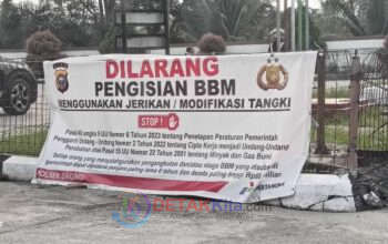 SPBU Logas “Tantang” Polisi? Larangan BBM Pakai Jerigen dan Tangki Modifikasi Diabaikan — Warga: Pengawasan Ompong! SPBU Logas “Tantang” Polisi? Larangan BBM Pakai Jerigen dan Tangki Modifikasi Diabaikan — Warga: Pengawasan Ompong!