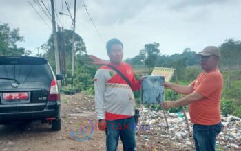 Salut! Jelang Lebaran — Camat Wandy Gunawan Turun Langsung Berbagi dengan ‘Pejuang Sampah’