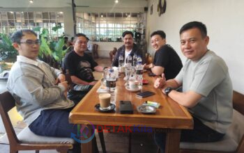 Resmi! Dirut AMS Hendri M Gabung DETAKKita.com — Langsung Duduki Kursi Direktur Pembiayaan Operasional Resmi! Dirut AMS Hendri M Gabung DETAKKita.com — Langsung Duduki Kursi Direktur Pembiayaan Operasional