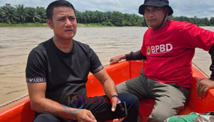 Tak Kenal Lelah! Syamsiri Indra Turun Langsung Susuri Sungai Kuantan — Bocah 4 Tahunan Hilang Belum Ditemukan