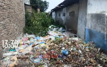 Parit Dibiarkan Membusuk — Warga Tanjung Tiram Murka: Bau Menyengat—Rumah Terendam—Kinerja Dipertanyakan! Parit Dibiarkan Membusuk — Warga Tanjung Tiram Murka: Bau Menyengat—Rumah Terendam—Kinerja Dipertanyakan!