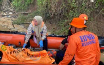 Haru di Hari ke-6! Bocah 4 Tahunan yang Hanyut di Sungai Kuantan Akhirnya Ditemukan—Tangis Keluarga Pecah di Pinggir Sungai Haru di Hari ke-6! Bocah 4 Tahunan yang Hanyut di Sungai Kuantan Akhirnya Ditemukan—Tangis Keluarga Pecah di Pinggir Sungai