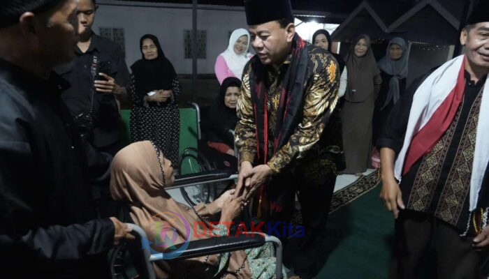 Tak Sekadar Janji! Bupati Suhardiman “Hadir Nyata” di Rantau: Kursi Roda Dibagikan—5 Kuintal Beras Digelontorkan—Warga Terharu!