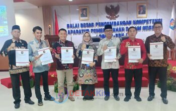 Persembahan Untuk Bupati Suhardiman! Camat Eka Putra Sikat Gelar Terbaik 1 di Sumbar — Bukti Nyata Kualitas ASN Kuansing Tak Main-Main! Persembahan Untuk Bupati Suhardiman! Camat Eka Putra Sikat Gelar Terbaik 1 di Sumbar — Bukti Nyata Kualitas ASN Kuansing Tak Main-Main!