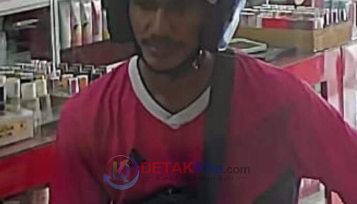 AKSI LICIK TERBONGKAR! Pria Helm Hitam Coba Tipu Toko Haya Beauty Pakai Modus QRIS—Kabur Saat Ketahuan Beda Rekening