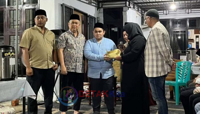 DUKA MENDALAM! PWI Pusat Turun Tangan — Serahkan Uang Duka untuk Keluarga Zulmansyah Sekedang di Pekanbaru