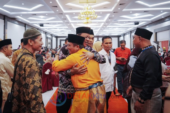 Ribuan Warga Kuansing Tumpah di Batam! Bupati Suhardiman Disambut Bak Tokoh Besar—IWAKUSI Resmi Dilantik — Silaturahmi Meledak Penuh Harapan!